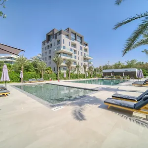 Stella Al-barari , Dubai Birleşik Arap Emirlikleri